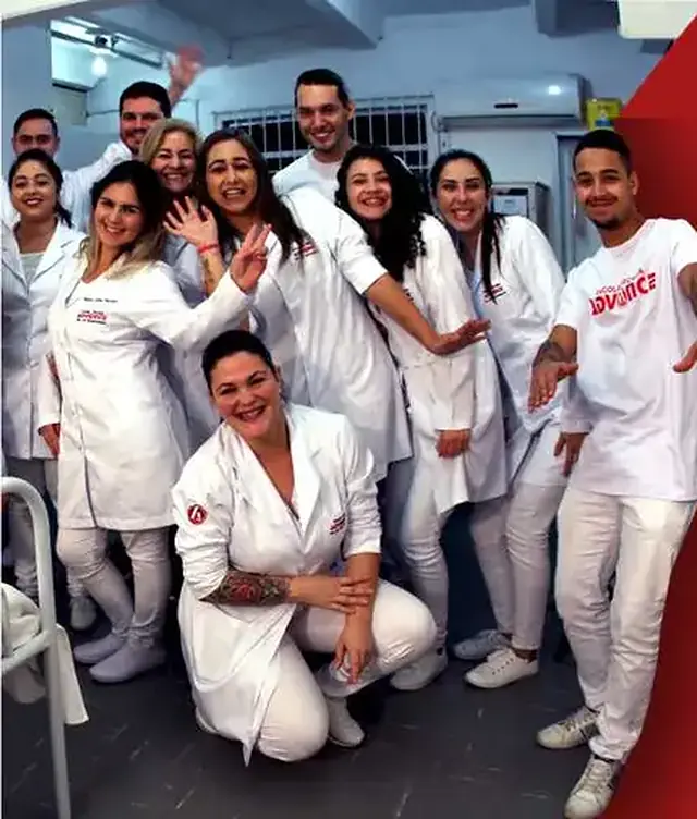 Grupo de alunos de Enfermagem da Escola Advance